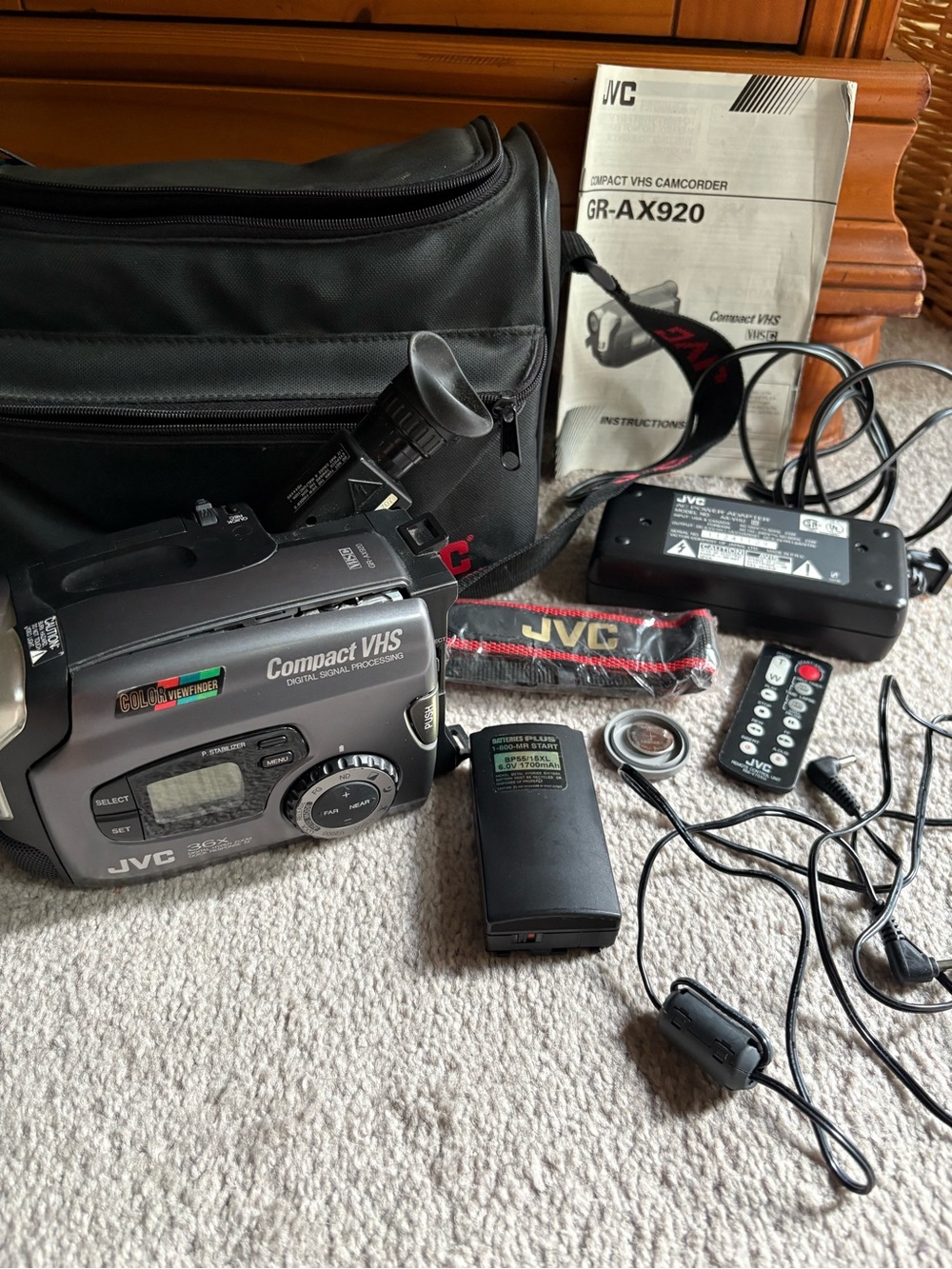 Vintage (June 1997) JVC GR-AX920 Compact VHS Camcorder - Black